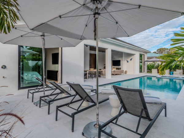 Luxurious Naples Getaway - Custom Design Home with Pool & Spa